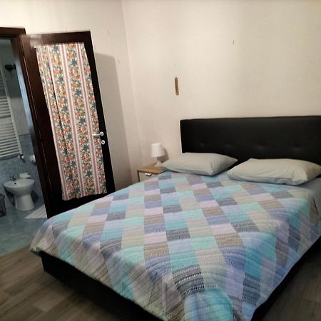 Affitti Brevi Ferrera Monolocale Ferrera 20 Minuti Da Rho Fiera E San Siro Apartment Bareggio Ngoại thất bức ảnh